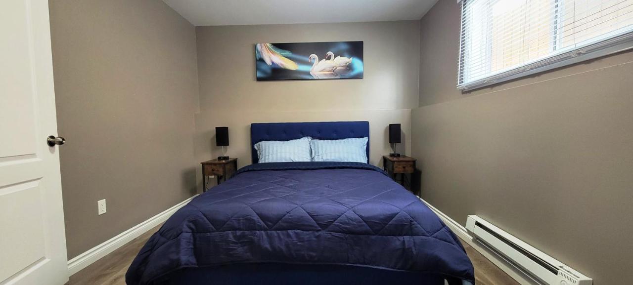 Blue Wave 2 Bedroom Suite サスカトゥーン エクステリア 写真